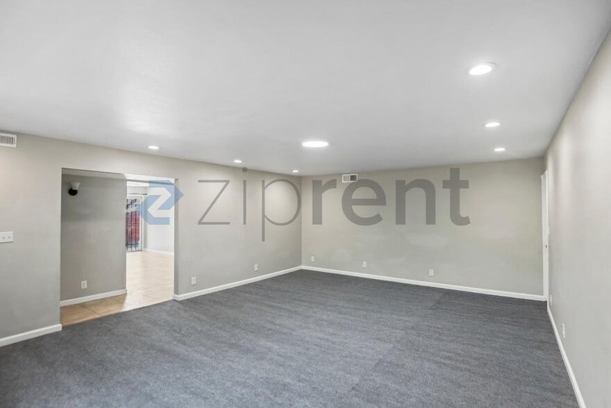 Building Photo - Unit 1