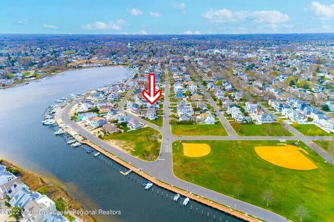 Building Photo - 393 E Virginia Ave