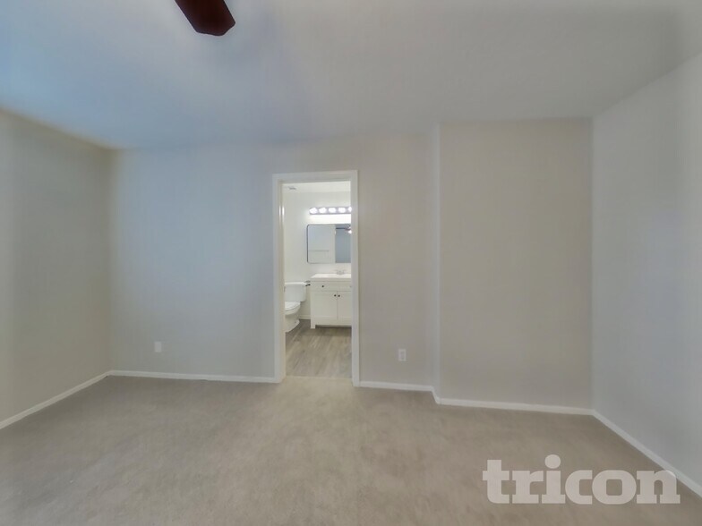 Building Photo - 4314 S Emery St