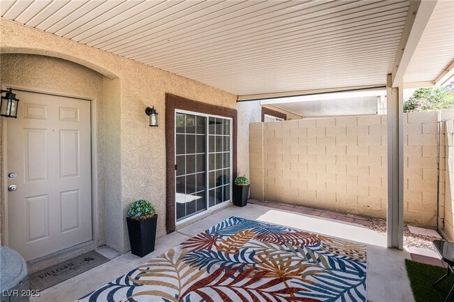 Building Photo - 683 Ambling Gait Ave