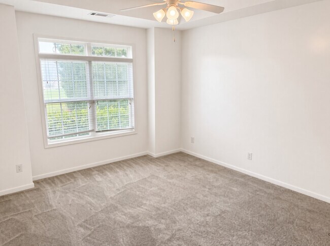Building Photo - 1364 Orchard Cir