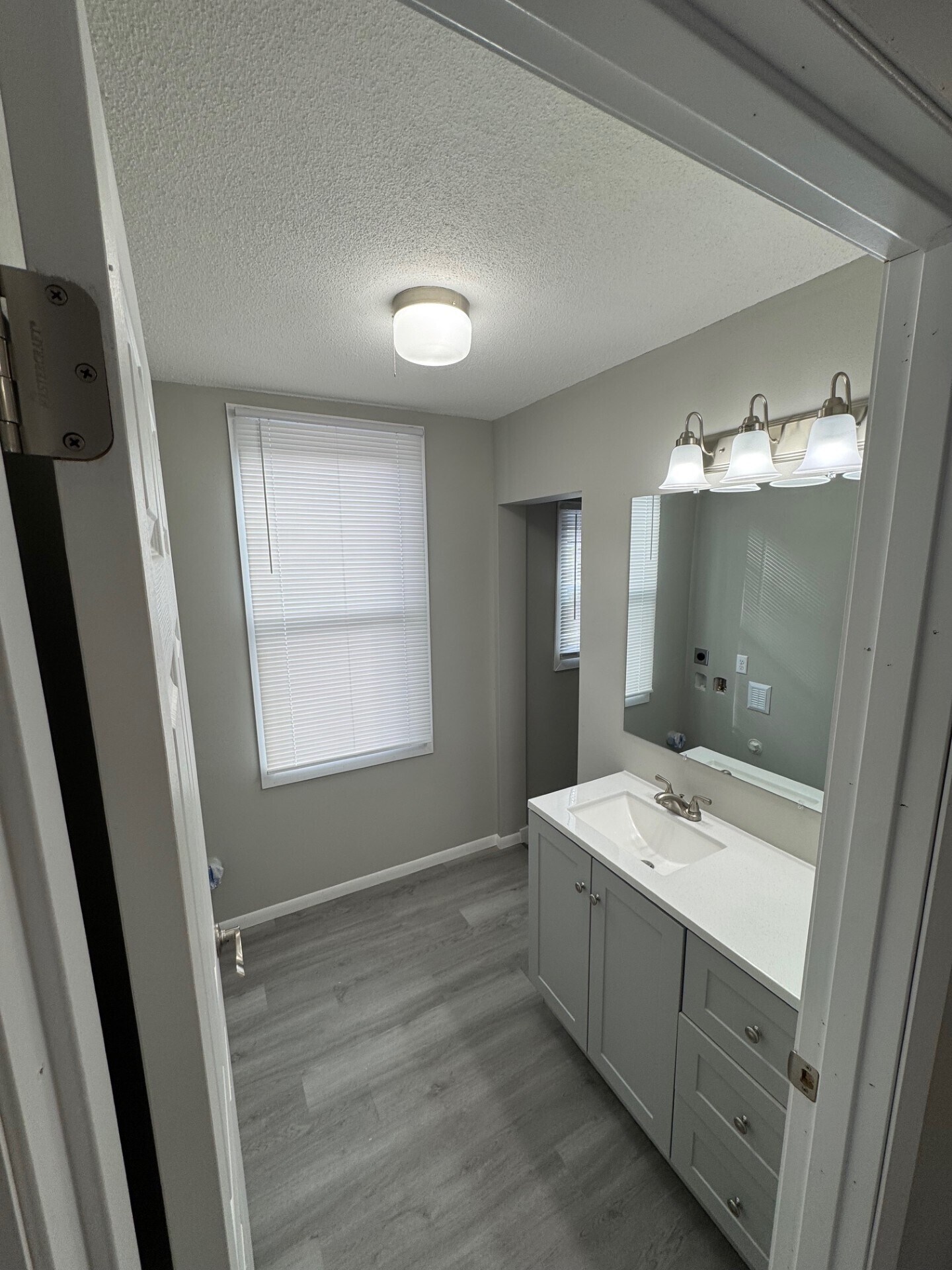 Building Photo - 820 Hagar St