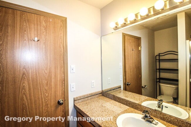 Building Photo - 13609 46th Ave SE