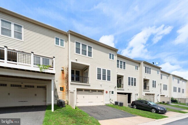 Building Photo - 42524 Rowderbury Square