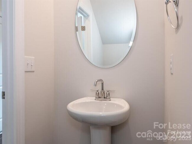 Building Photo - Charming 3-Bedroom Home with Landscaped Ba...
