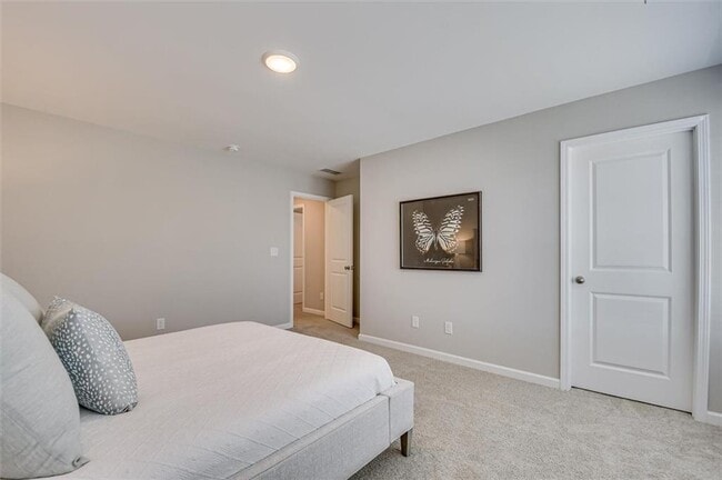 Building Photo - 105 Essence Dr