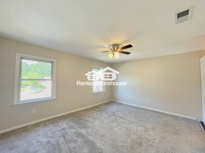 Building Photo - 447 San Roman Dr