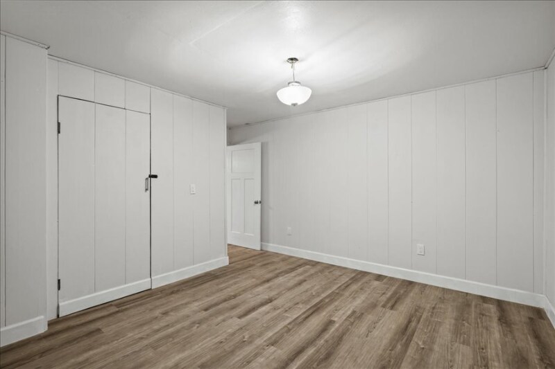 Building Photo - 5401 Shangrala Ln