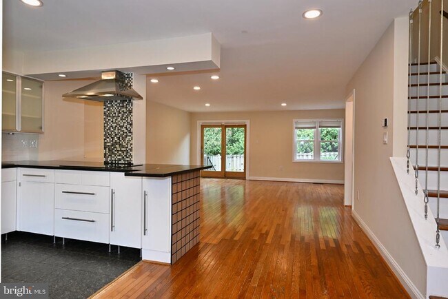 Building Photo - 10231 Arizona Cir