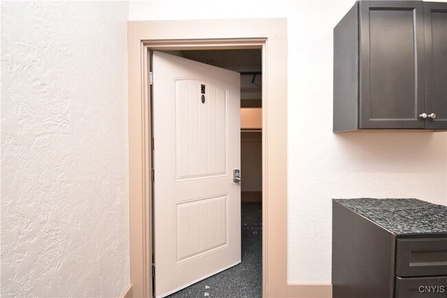 Building Photo - 152 Court 5 Ct