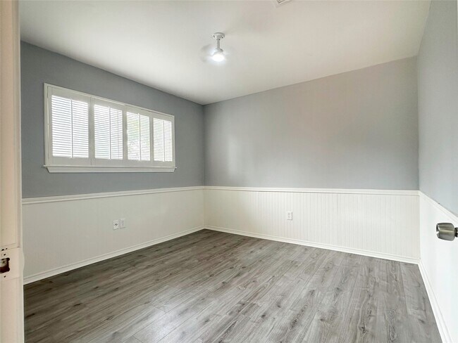 Building Photo - 6806 Winkleman Rd