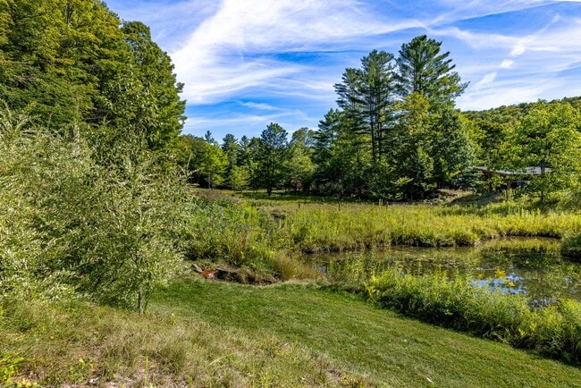 Building Photo - Short Term lease- Fully Furnished One bedr...