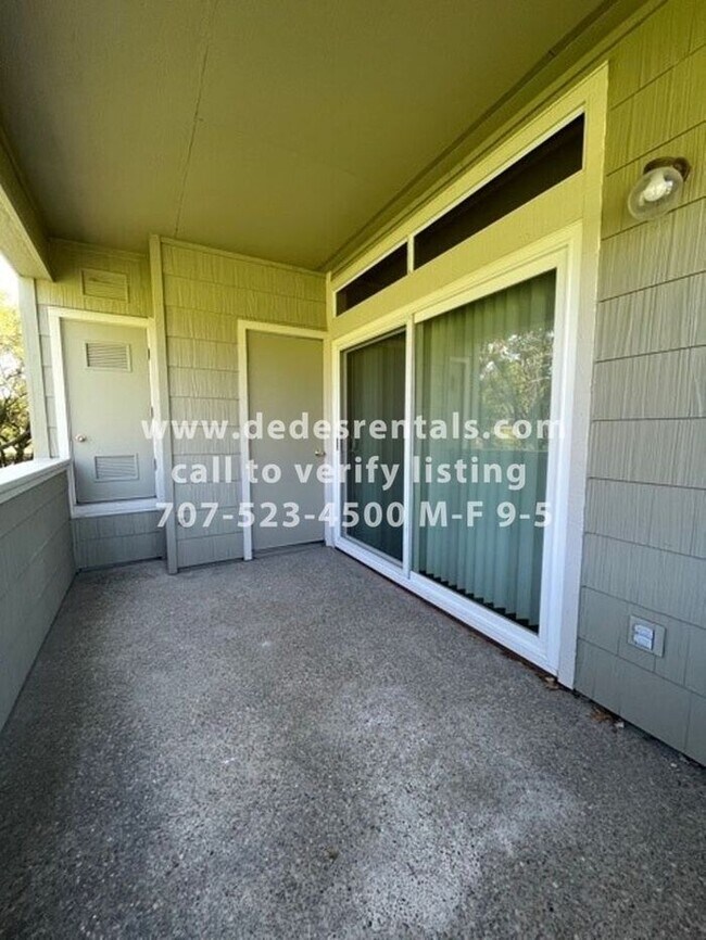 Building Photo - 2038 Stonefield Ln