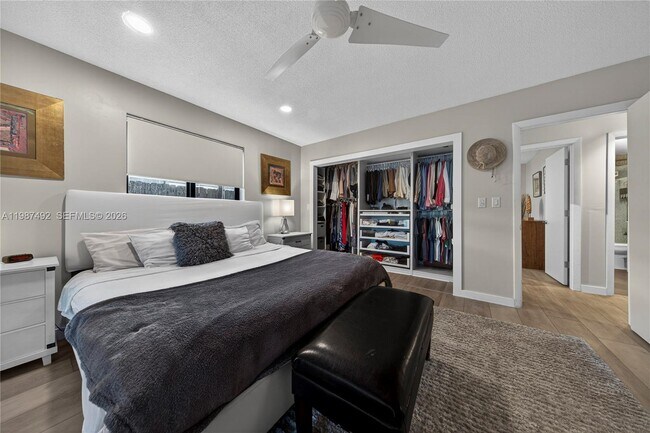 Building Photo - 371 SE 3rd St