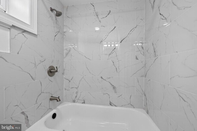 Building Photo - 807 N 42nd St