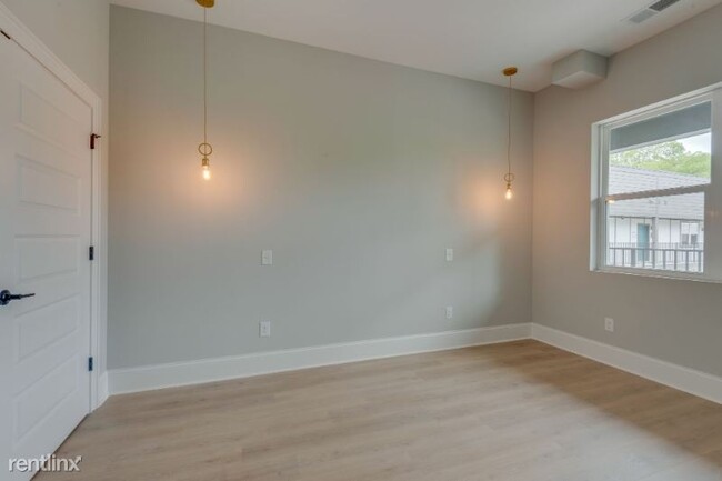 Building Photo - 1225 Lischey Ave
