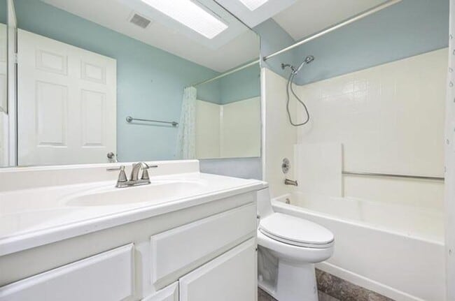 Building Photo - Remodeled 2BD Condo in the Heart of Old Poway