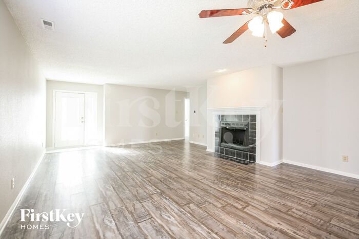 Building Photo - 7563 Hollow Reed Ct