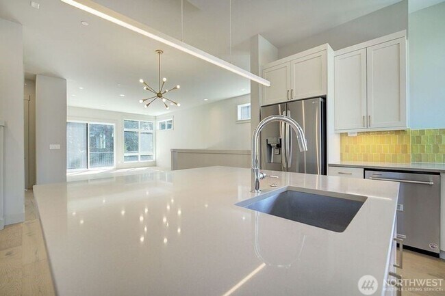 Building Photo - 4Bd/3.25Ba Issaquah House