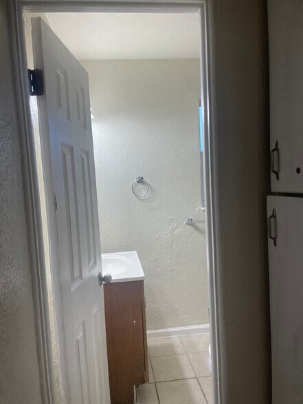 Building Photo - 1438 Clinton St