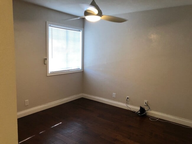 Building Photo - 4 BEDROOM / 2 BATH SINGLE FAMILY HOME W/ CASITA