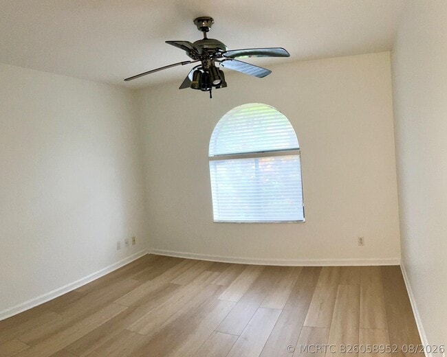 Building Photo - 10215 Camelback Ln