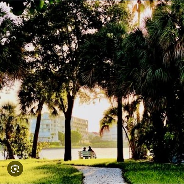 Building Photo - 6965 Avenue des Palais