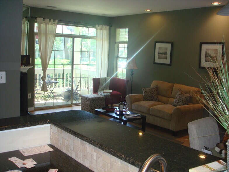 Living room and patio - 5917 Barbados Pl