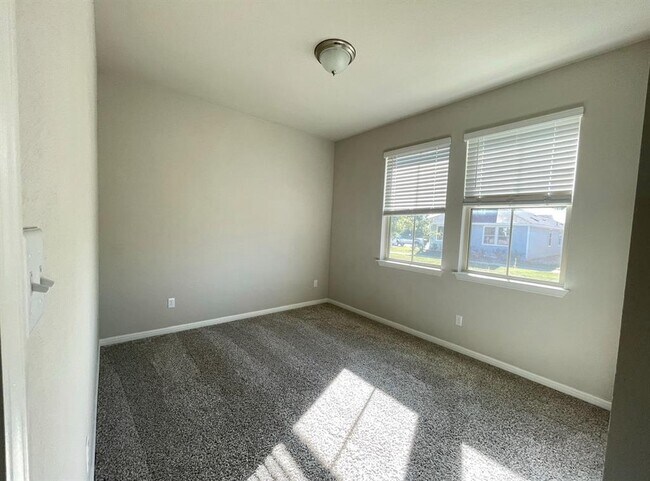 Building Photo - 2340 Pecan Island Dr