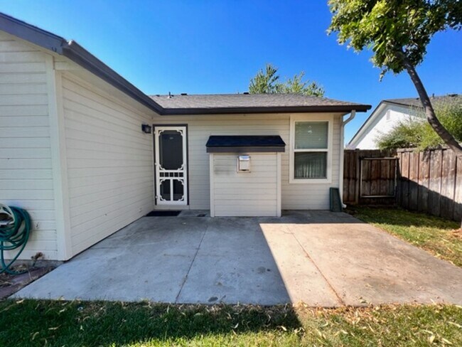 Building Photo - 14390 W Kettle Creek Dr