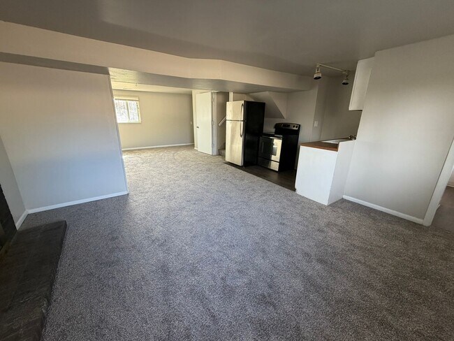 Building Photo - Versatile 4BD/3BA in Stratton Meadows – Gated Community + Private Lower-Level Suite