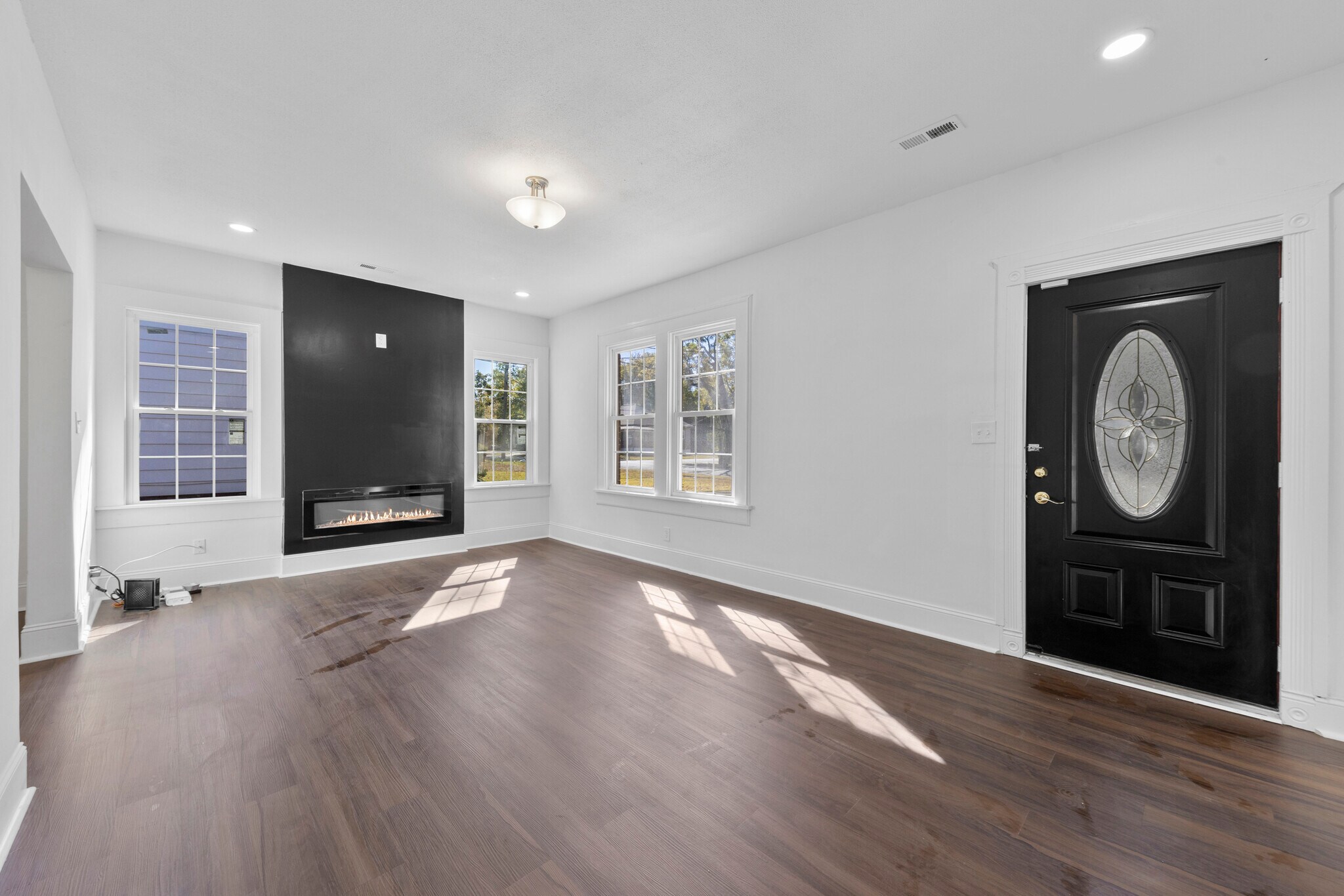 Living room - 321 State St