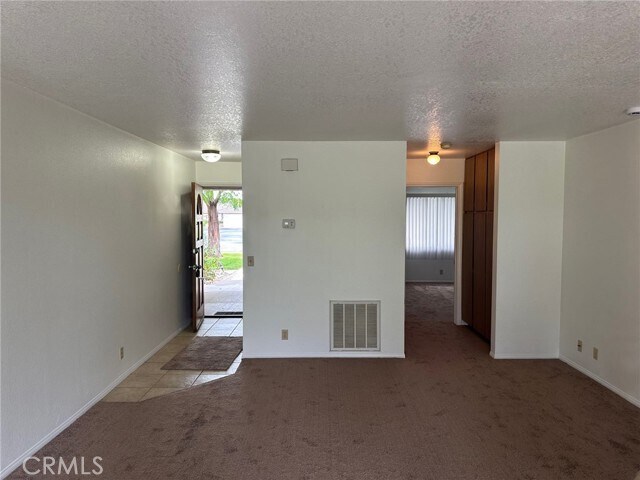 Building Photo - 27535 Lakeview Dr