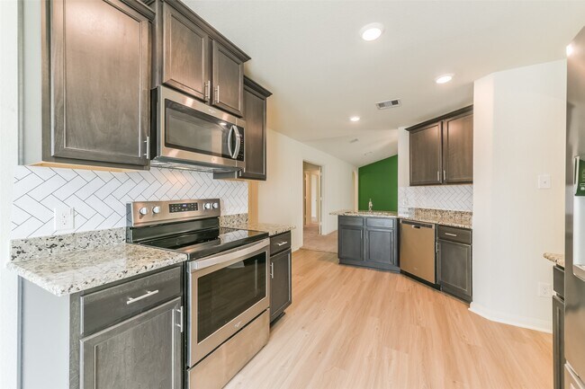 Building Photo - 15238 Snowdrop Field Dr