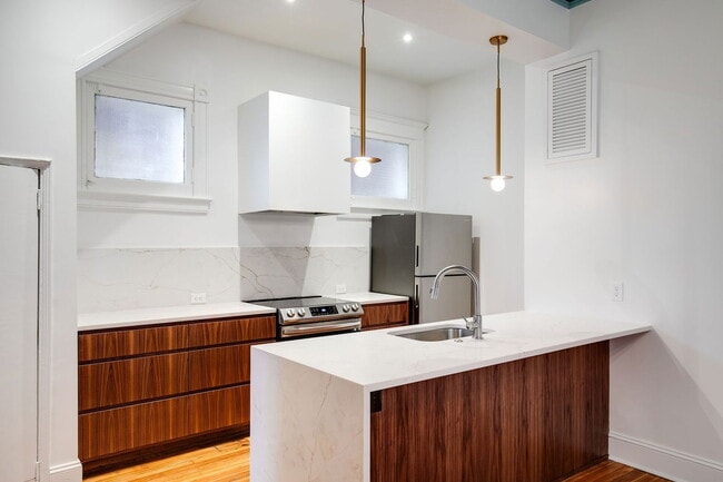 Building Photo - 2620 Hanover Ave