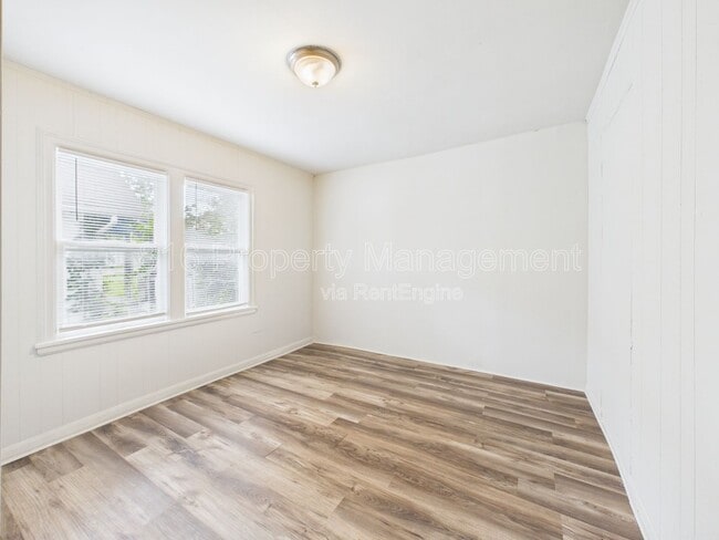Building Photo - 5100 Brooklyn Ave