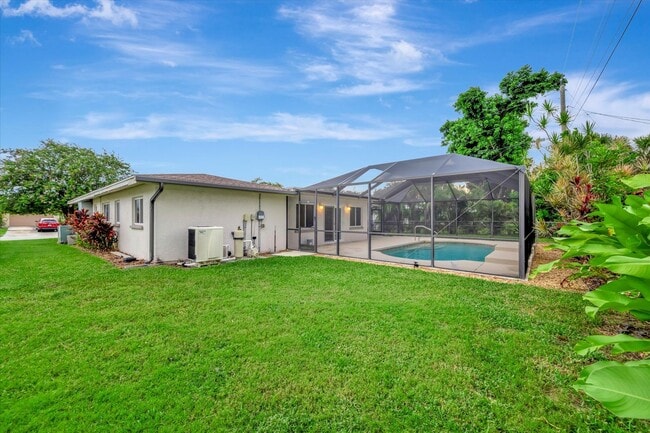 Building Photo - Beautiful 3-Bed / 2 Bath Pool Home in Sara...