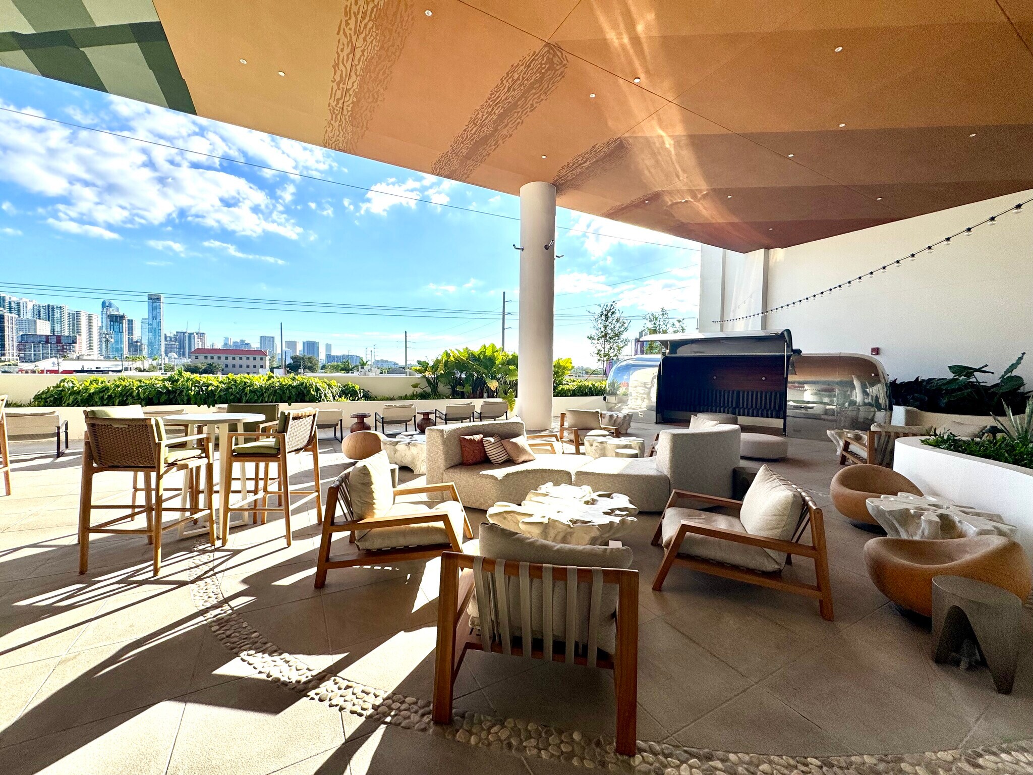 Building Photo - 1940 NW 2nd Ct