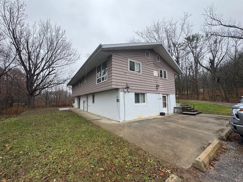 Outside - 749 S Grant St