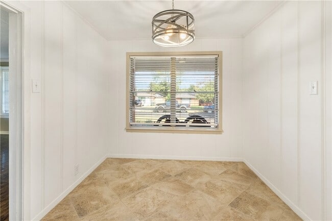 Building Photo - 209 Helena St