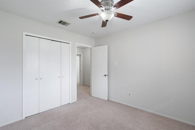 Building Photo - 2204 Silver Spur Dr