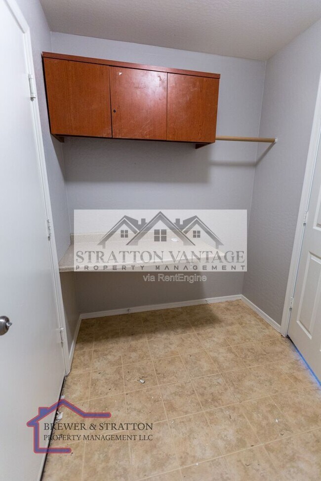 Building Photo - 21731 W Pima St