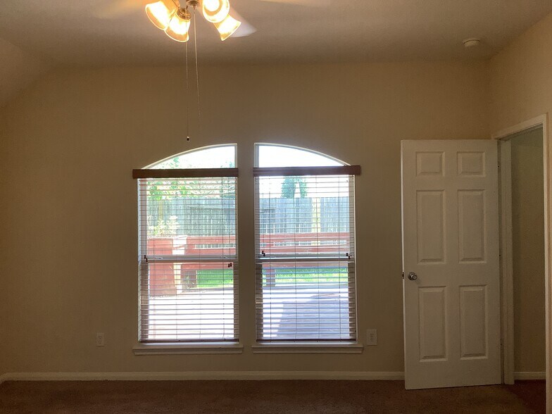 Building Photo - 4811 Chase Stone Dr