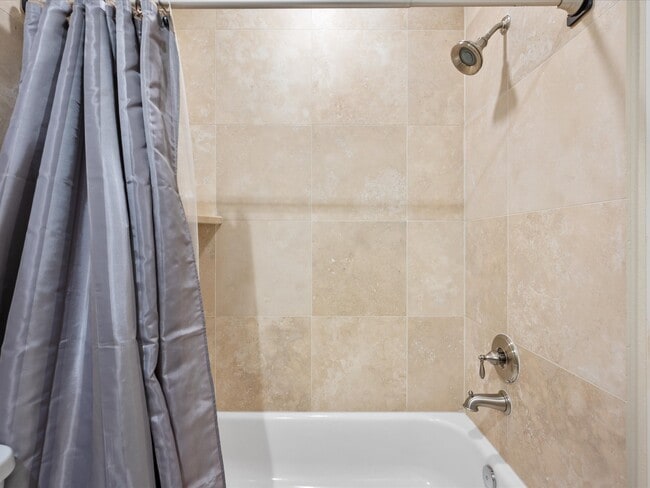 Building Photo - 249 E 27th St