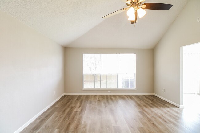 Building Photo - 1806 Courtside Pl Dr