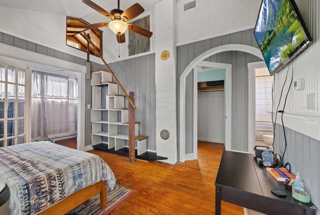 Building Photo - 2019 54th St S