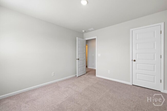 Building Photo - 142 Bottlebrush Dr