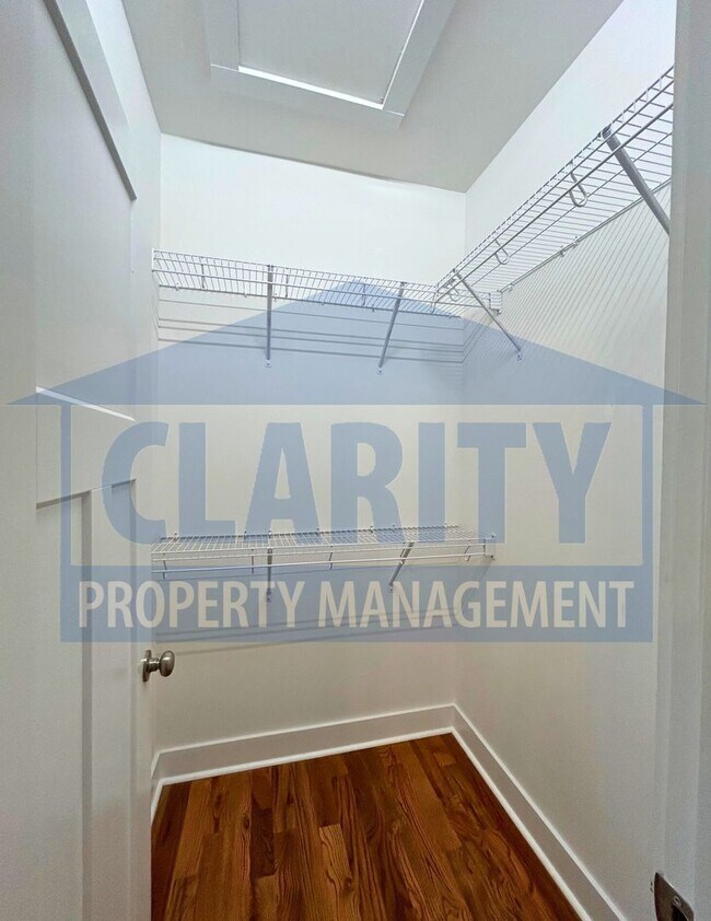 Building Photo - Three bedroom single level home!