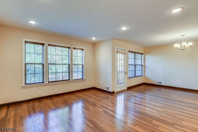 Building Photo - 403 Taggert Dr