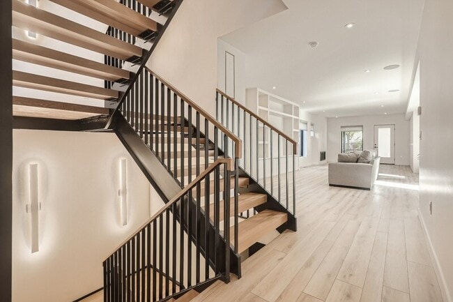 Building Photo - 3229 Quivas St